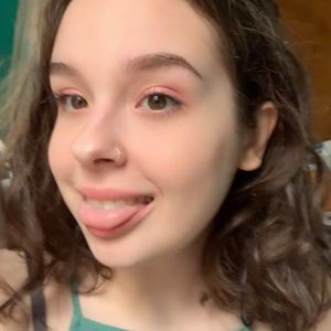 Meet your Posher, Maddie